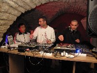 DJ Masta, Bounce et Youn's Soire hiphop lectro - 02/12/2010 - La Cour des Miracles  Besanon photo n5