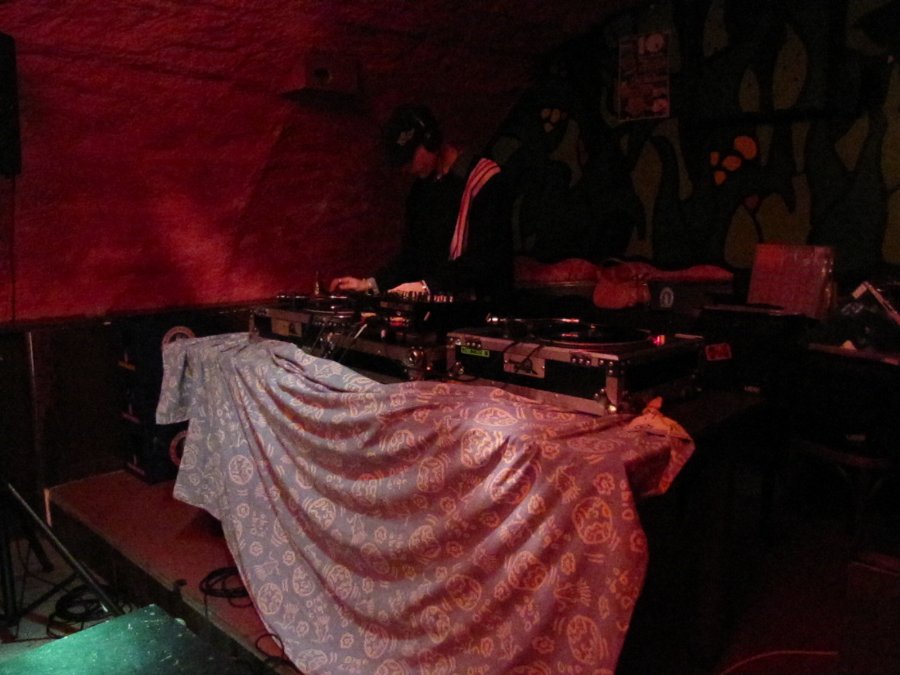 Dj Mëtël - I Play Vinyl - 11/11/2010 - Le Maquis à Besançon - Photo n1