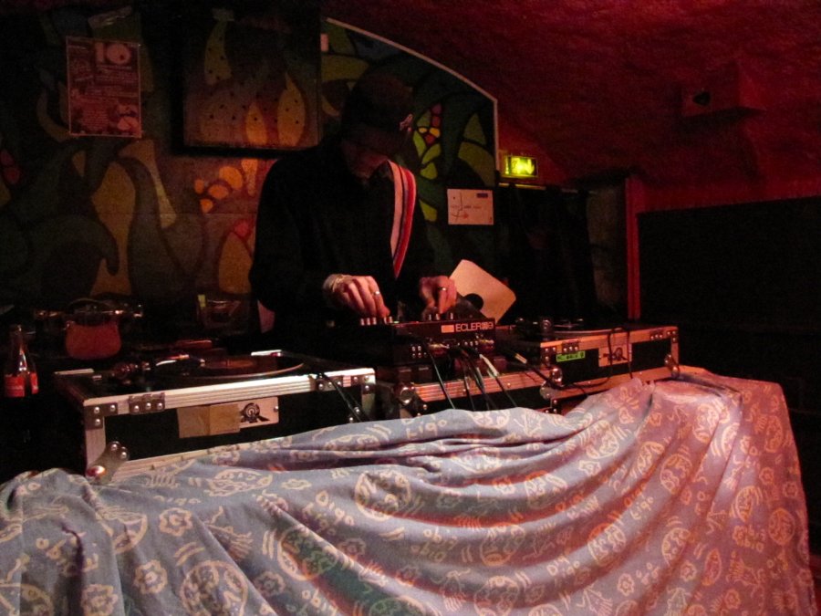 Dj Mëtël - I Play Vinyl - 11/11/2010 - Le Maquis à Besançon - Photo n8