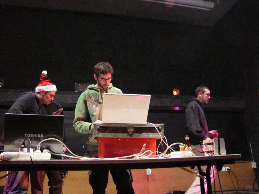Lxir - Le Père Noël est un DJ - 11/12/2010 - Arc et Senans (25) - Photo n1