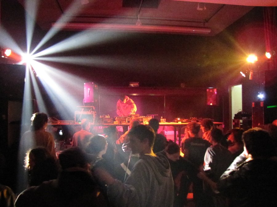 Passtek - Le Père Noël est un DJ - 11/12/2010 - Arc et Senans (25) - Photo n6