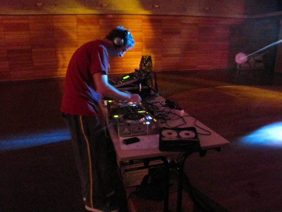 Tom Tom - Le Père Noël est un DJ - 11/12/2010 - Arc et Senans (25) - Photo n2