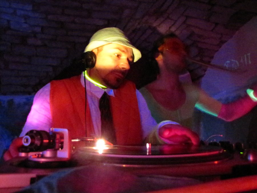 Tu Kiffes le Lycra Fluo - Tu Kiffes le Lycra Fluo - 12/02/2011 - La Cour des Miracles à Besançon - Photo n7