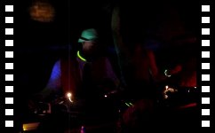 Tu Kiffes le Lycra Fluo Tu Kiffes le Lycra Fluo - 12/02/2011 - La Cour des Miracles  Besanon video n2