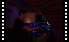 Som4tik Are You in Dub 2 - 12/03/2011 - La Cour des Miracles  Besanon video n4