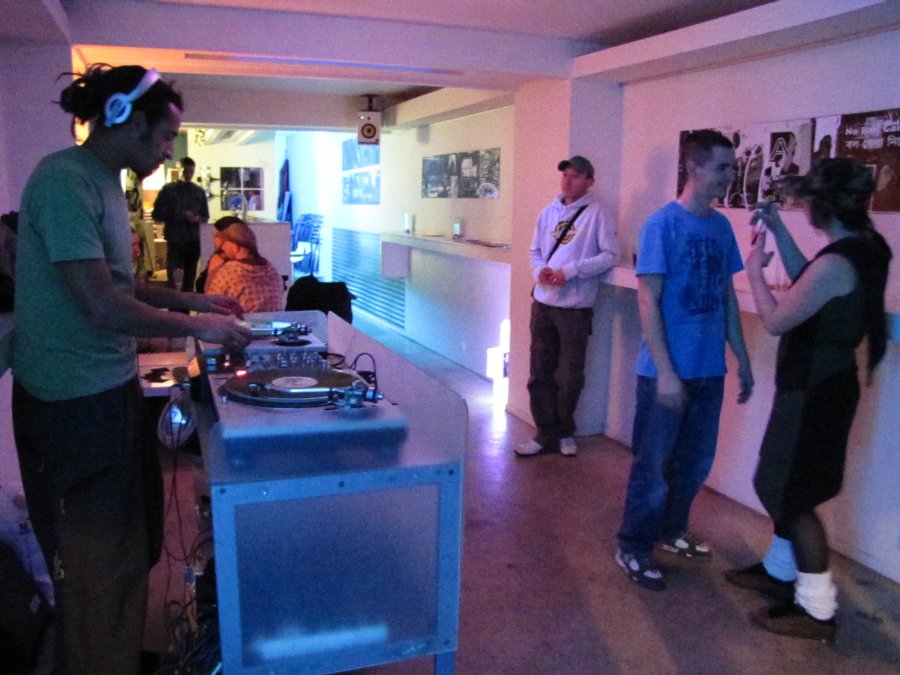 Madma - Vinyl Guérilla - 12/11/2010 - Le Cube à Besançon - Photo n5