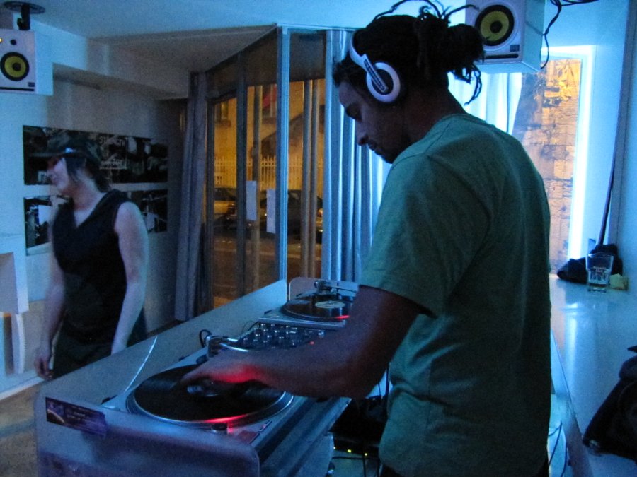 Madma - Vinyl Guérilla - 12/11/2010 - Le Cube à Besançon - Photo n6
