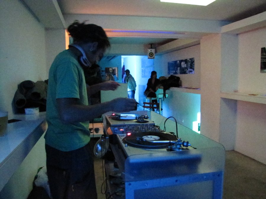 Madma - Vinyl Guérilla - 12/11/2010 - Le Cube à Besançon - Photo n11