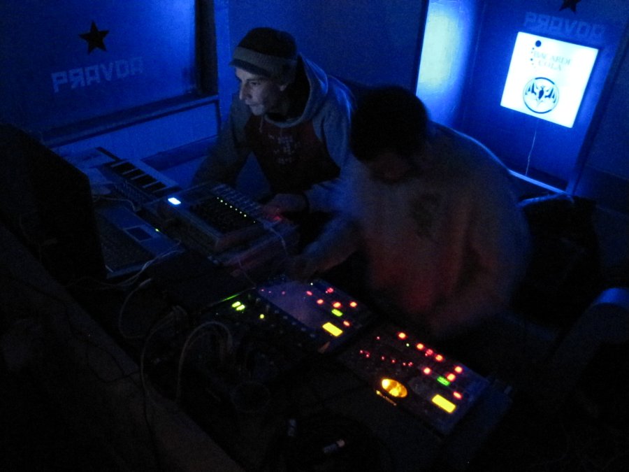 Mydriaz - Burn Da Boat - 17/02/2011 - La Pravda à Besançon - Photo n16