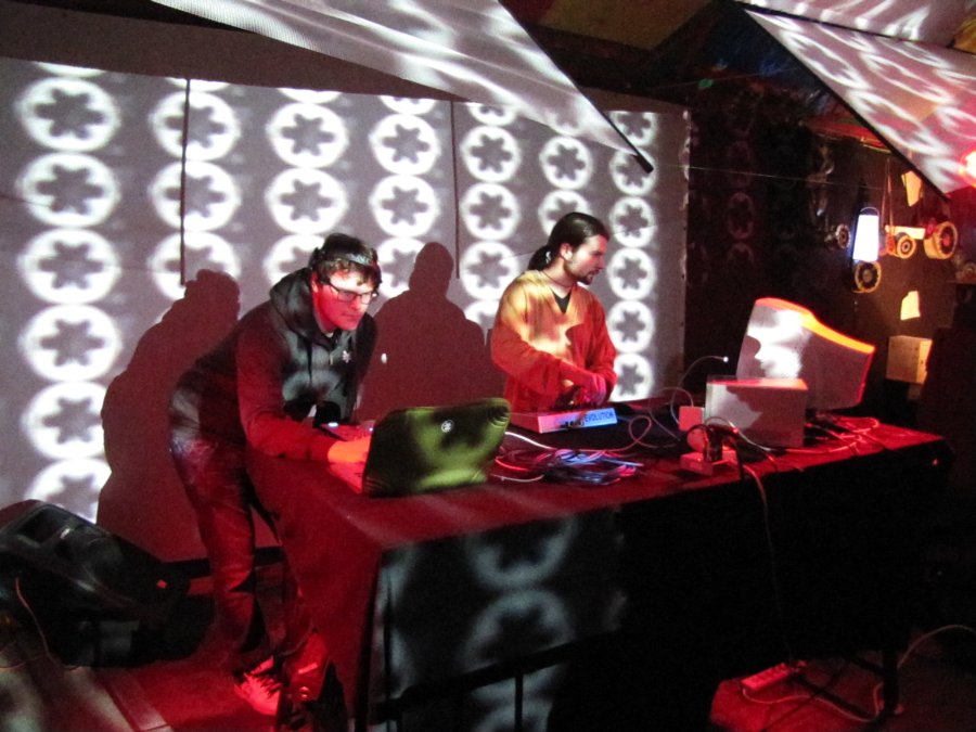 Species et Victor Furiani - Festival Proj(ect) - 5ième édition - 17/11/2010 - Nancy / Maxéville (54) - Photo n3