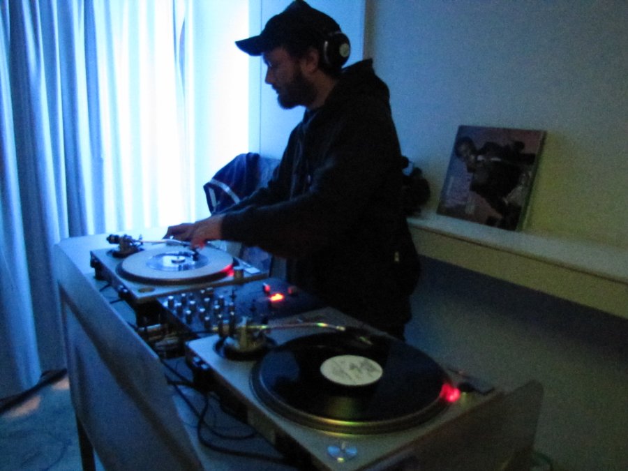 Mitch B - Vinyl Guérilla - 17/12/2010 - Bar le Cube à Besançon - Photo n1