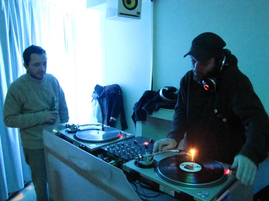 Mitch B - Vinyl Guérilla - 17/12/2010 - Bar le Cube à Besançon - Photo n4