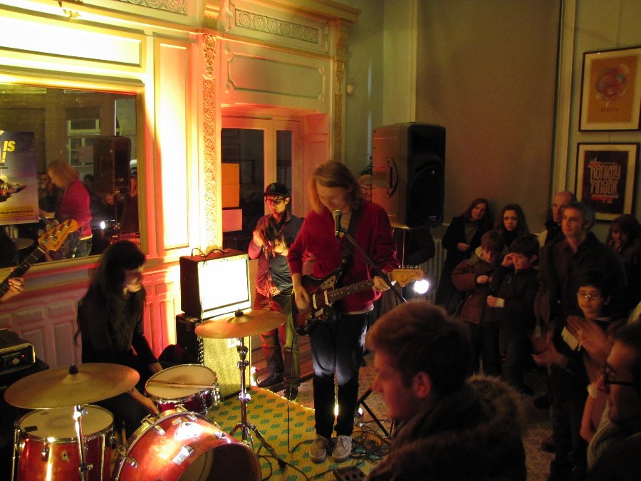 Ty Segall - GéNéRiQ Festival - Concert de Ty Segall - 18/12/2010 - Les Bains Douches à Besançon - Photo n3