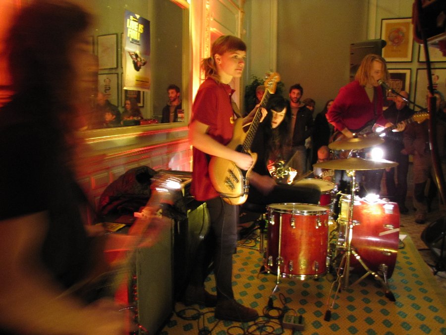 Ty Segall - GéNéRiQ Festival - Concert de Ty Segall - 18/12/2010 - Les Bains Douches à Besançon - Photo n4