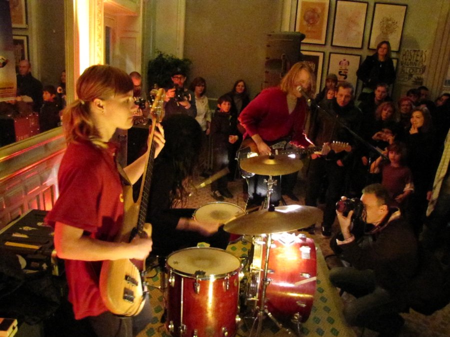 Ty Segall - GéNéRiQ Festival - Concert de Ty Segall - 18/12/2010 - Les Bains Douches à Besançon - Photo n7