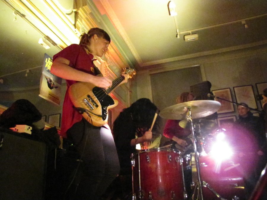 Ty Segall - GéNéRiQ Festival - Concert de Ty Segall - 18/12/2010 - Les Bains Douches à Besançon - Photo n9