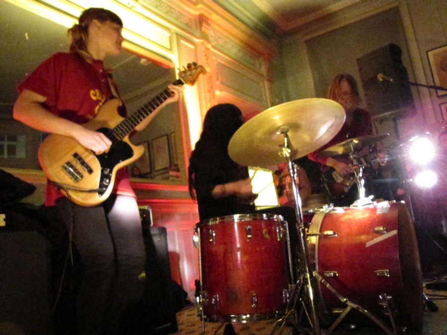 Ty Segall - GéNéRiQ Festival - Concert de Ty Segall - 18/12/2010 - Les Bains Douches à Besançon - Photo n10