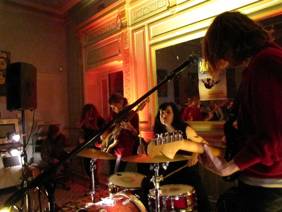 Ty Segall - GéNéRiQ Festival - Concert de Ty Segall - 18/12/2010 - Les Bains Douches à Besançon - Photo n17