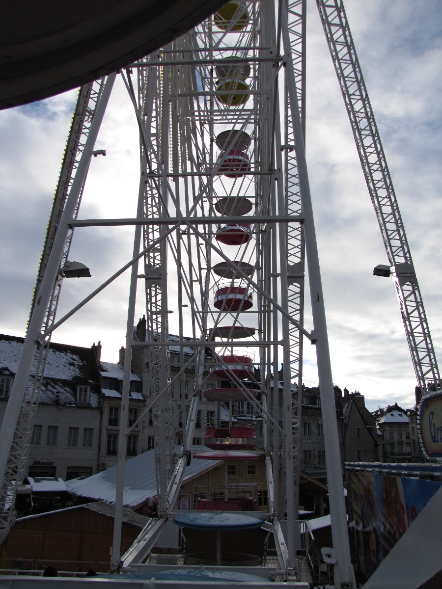 Photos le jour - Noël à Besançon - 18/12/2010 - Place de la révolution - Photo n2