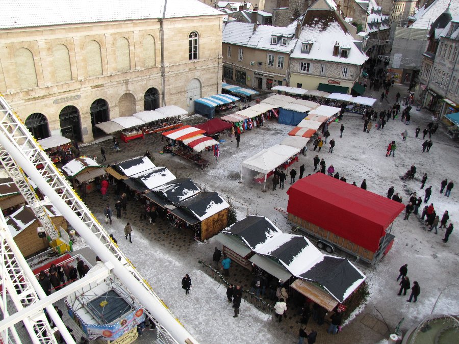Photos le jour - Noël à Besançon - 18/12/2010 - Place de la révolution - Photo n16