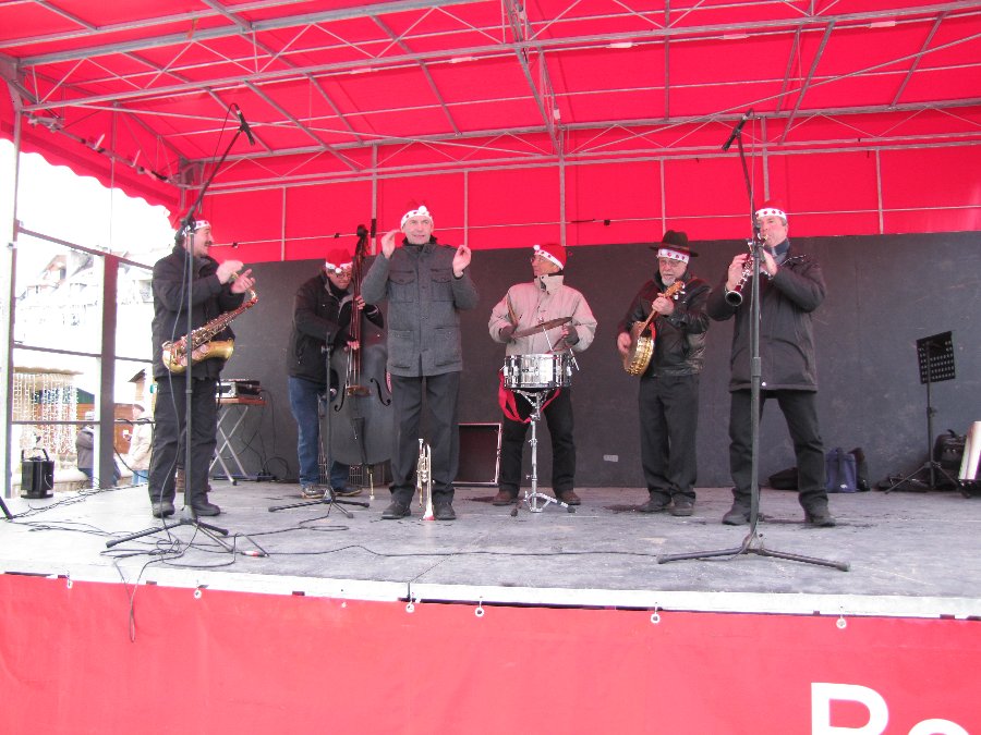 Photos le jour - Noël à Besançon - 18/12/2010 - Place de la révolution - Photo n35