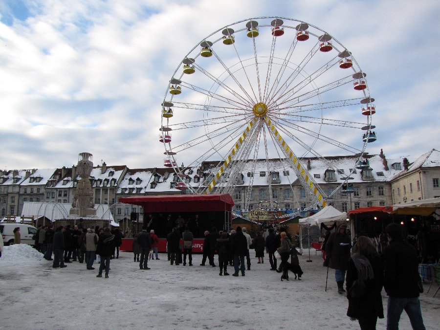Photos le jour - Noël à Besançon - 18/12/2010 - Place de la révolution - Photo n37