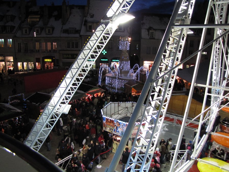 Photos le soir - Noël à Besançon - 18/12/2010 - Place de la révolution - Photo n4