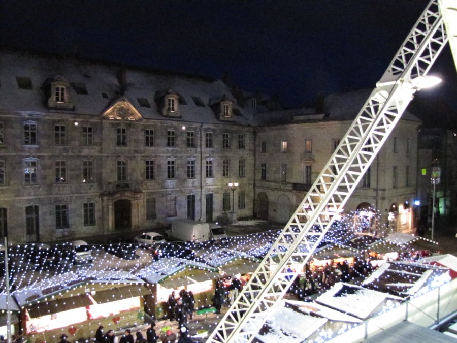 Photos le soir - Noël à Besançon - 18/12/2010 - Place de la révolution - Photo n25