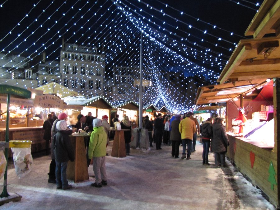 Photos le soir - Noël à Besançon - 18/12/2010 - Place de la révolution - Photo n30