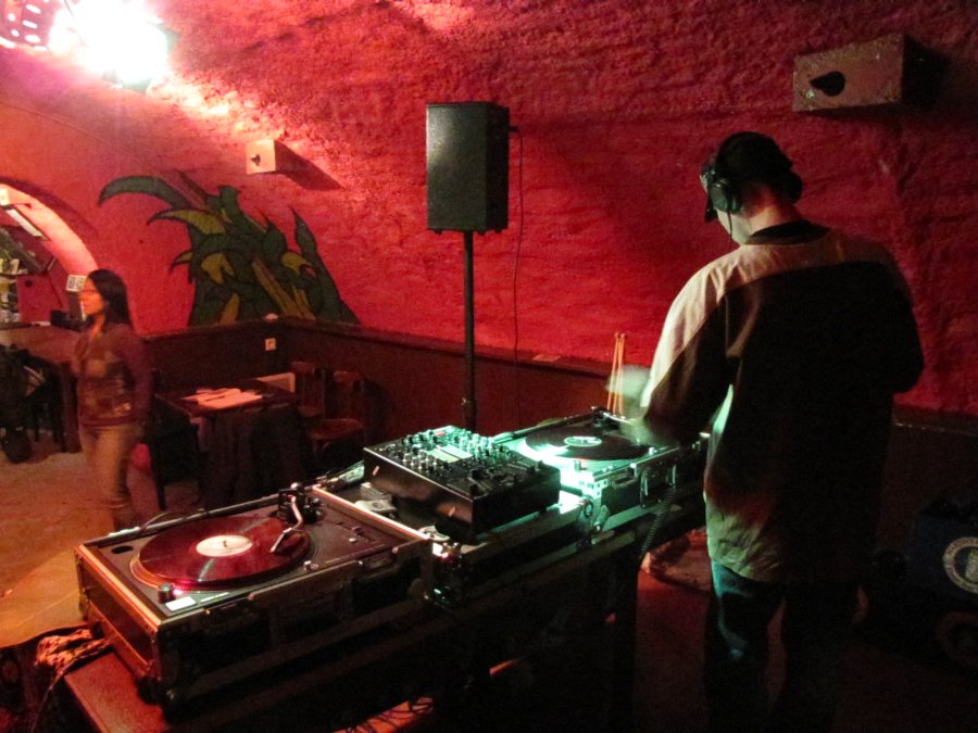 DJ Mëtël - I Play Vinyl - 21/10/2010 - Le Maquis à Besançon - Photo n6