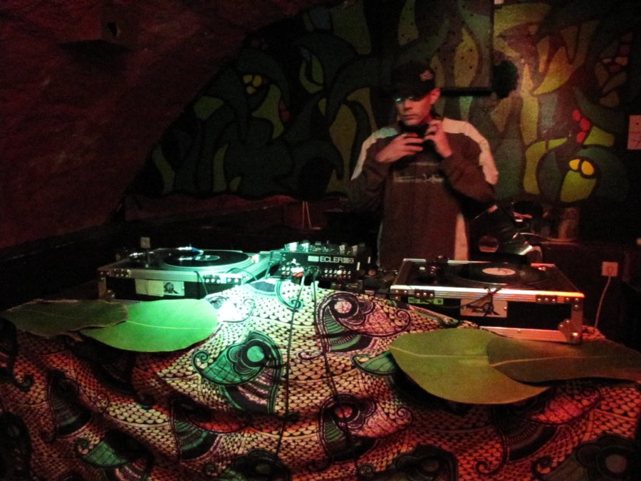DJ Mëtël - I Play Vinyl - 21/10/2010 - Le Maquis à Besançon - Photo n7