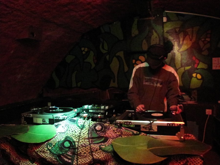 DJ Mëtël - I Play Vinyl - 21/10/2010 - Le Maquis à Besançon - Photo n8