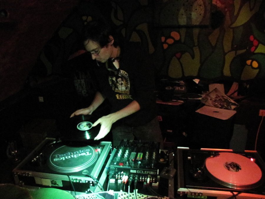 Funk AD - I Play Vinyl - 21/10/2010 - Le Maquis à Besançon - Photo n13