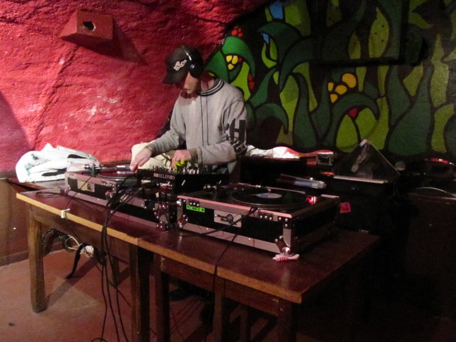 DJ Mëtël - I Play Vinyl - 23/12/2010 - Bar le Maquis à Besançon - Photo n1